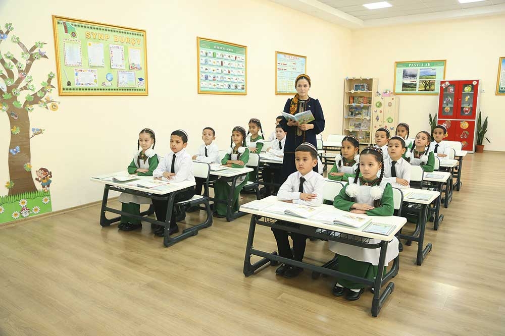 Başlangyç synplarda okuwçylaryň işjeňligini artdyrmakda oýunlardan peýdalanmagyň ähmiýeti.